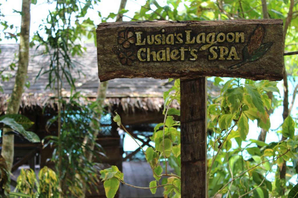 Lusia'S Lagoon Chalets Salelologa Exterior photo