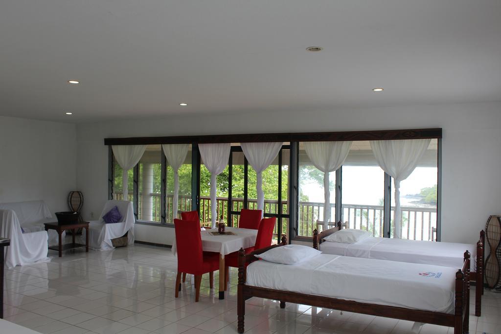 Lusia'S Lagoon Chalets Salelologa Exterior photo