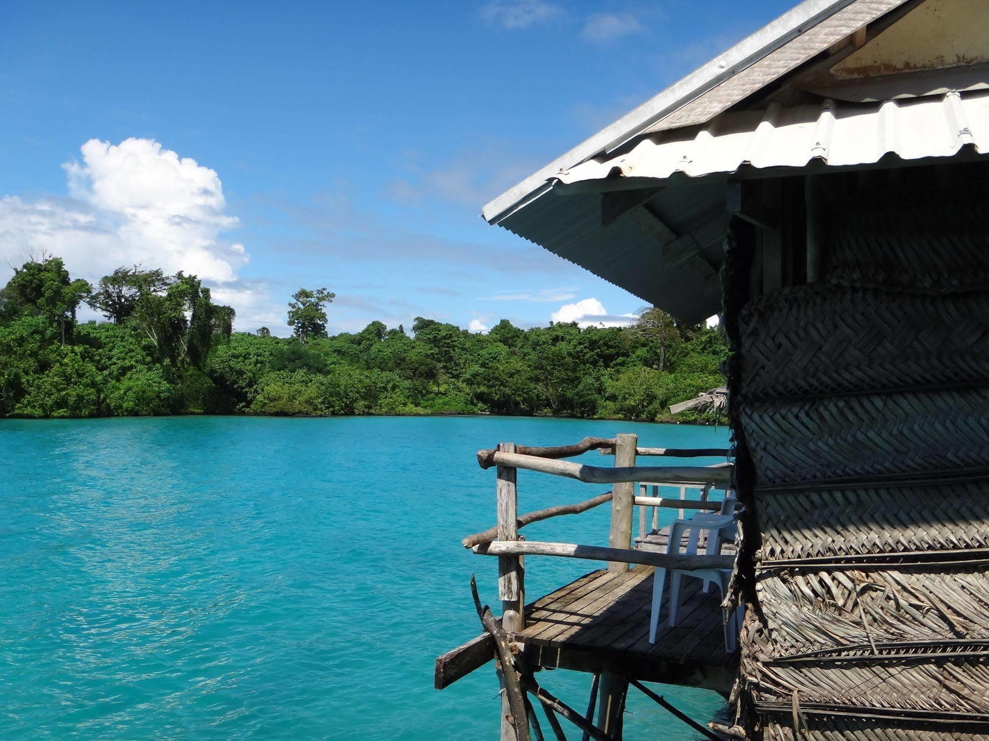 Lusia'S Lagoon Chalets Salelologa Exterior photo
