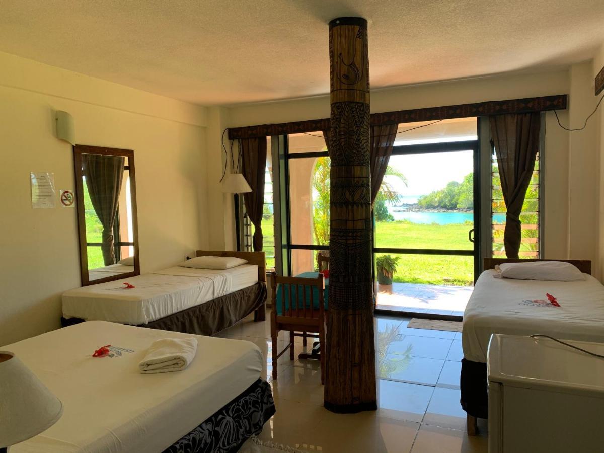 Lusia'S Lagoon Chalets Salelologa Exterior photo